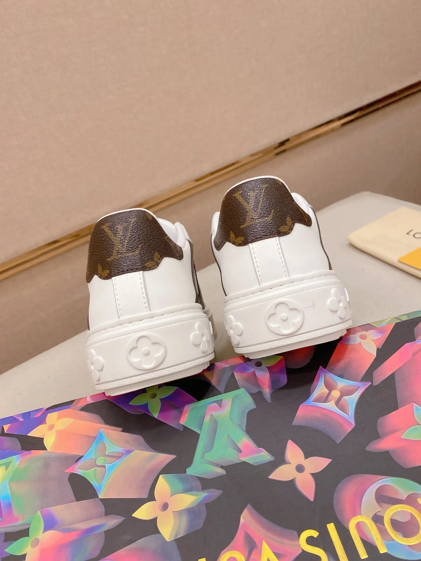 Men's shoes💰: 540💰(Niuli: full package) louis vuitton (Louis Vuitton/lv) top 🔍🔍 new models are on sale at the same time at the counter. The upper 🇮🇹 is imported from Italy, first-layer cowhide, and the lining is fully imported cowhide. 💪💪, completely 1⃣️ to 1 ⃣️Re-engraved🇮🇹💪💪, ⚠Sole: The original sole is specially provided by the original factory, the exclusive movable molded sole is super comfortable, ⚠The original factory follows the order, 🔍🔍high quality, you can enter and exit the counter at will, welcome to compare⚠. Code number:38-44